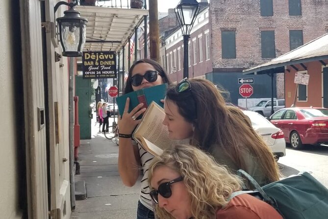 Nutty New Orleans Scavenger Hunt - Walking, Driving, and Tech Power for a Smooth 2 Hours