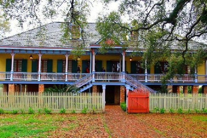 Oak Alley or Laura Plantation Tour from New Orleans - 8:00 AM hotel pickup and the van ride reality check