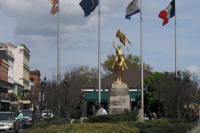 Oak Alley Plantation and New Orleans City and Cemetery Tour - Getting rolling with pickup, mini-bus comfort, and a full morning plan