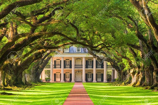 Oak Alley Plantation Tour with Hotel Pickup - Entering the Oak Alley Grounds: Mansion Tour Plus Free Time