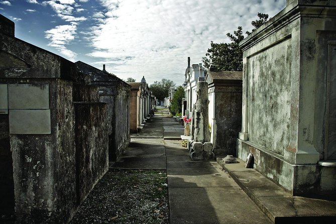 One Hour Saint Louis Cemetery Number One Walking Tour - Walking Up St. Louis Street to the Oldest Tombs