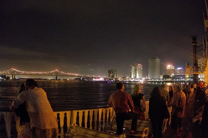 Paddlewheeler Creole Queen Jazz Dinner Cruise in New Orleans - The Boat Experience: Warmth, Comfort, and Small Comfort Details