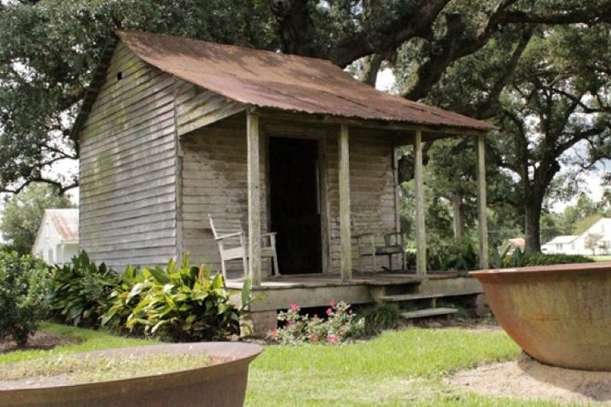 Private Airboat Ride and Plantations Tour with Gourmet Lunch from New Orleans - Houmas House and Gardens: Lunch, Mansion Time, and 38 Acres of Green