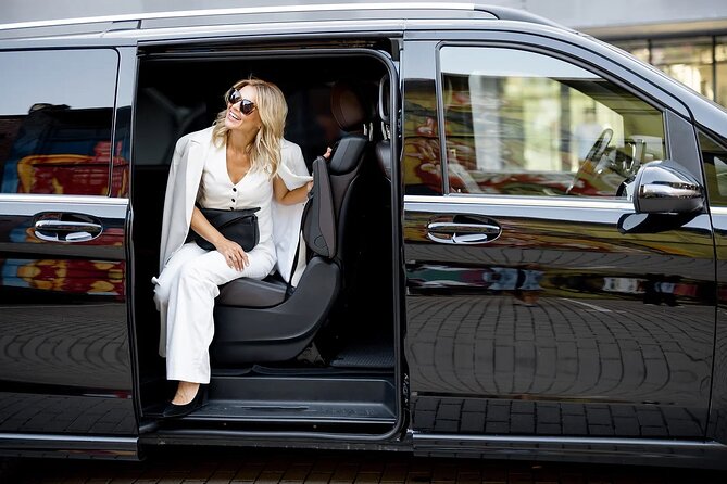 Private Airport Transfer From New Orleans - A Private Ride That Tracks Your Flight at MSY
