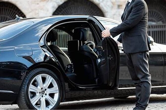 Private Transfer in a Luxury Vehicle to and/or from MSY Airport - Key Points at a Glance