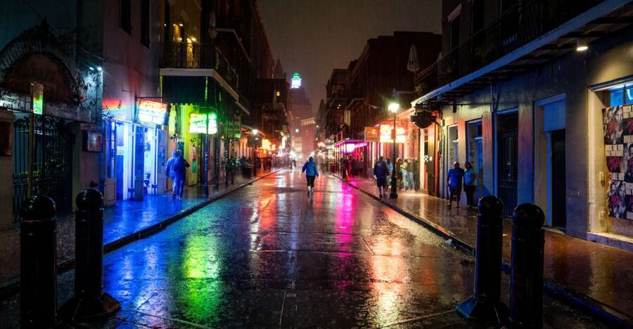 Self Guided Audio Ghost Tour in New Orleans in 6 Languages - Should you book this tour?