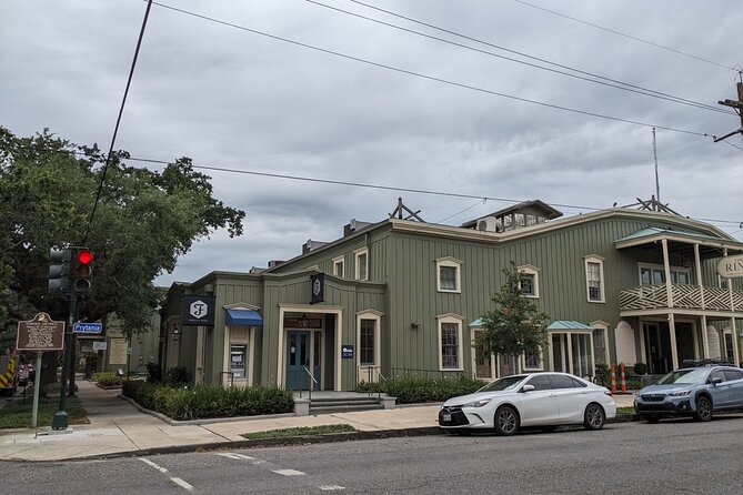Self Guided Walking Tour of New Orleans' Historic Garden District - Using the VoiceMap app: what you need and how it works