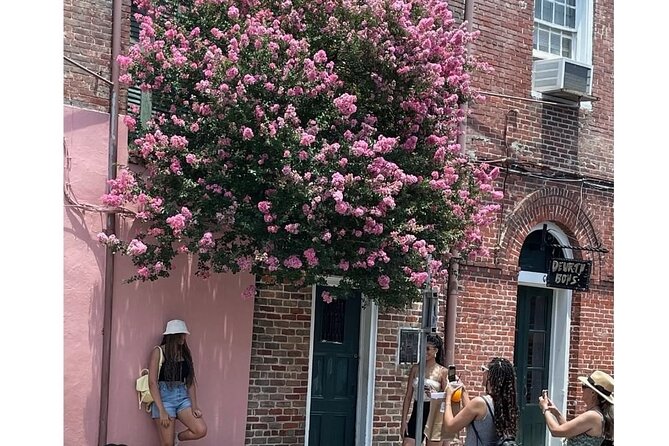 Small-Group French Quarter History Walking Tour - Cafe du Monde Prep: How to Enjoy Beignets Without Guesswork