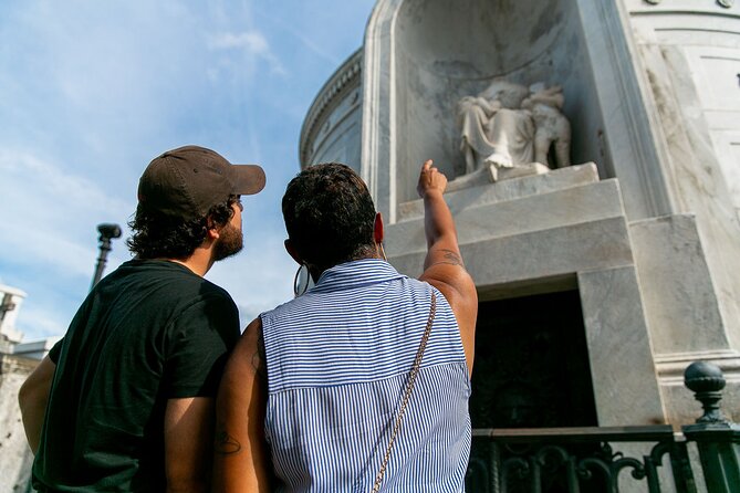St. Louis Cemetery No. 1 Official Walking Tour - Marie Laveau’s Tomb: A Key Moment on the Route
