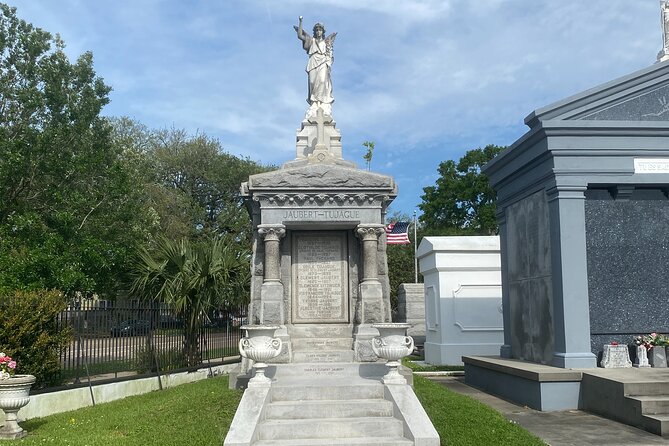 St. Louis Cemetery No. 3 Walking Tour by Save Our Cemeteries - Guides and pacing: why some tours feel like a classroom and others like a walk