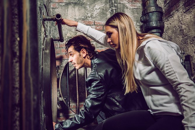 The Escape Game at the French Quarter in New Orleans - Inside the room: locked door, real teamwork, and an exit button