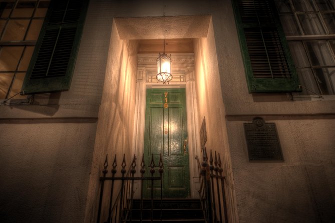 The Ghosts of New Orleans Tour - Stop 1: French Quarter Haunts and the Fast Hit of Famous Landmarks
