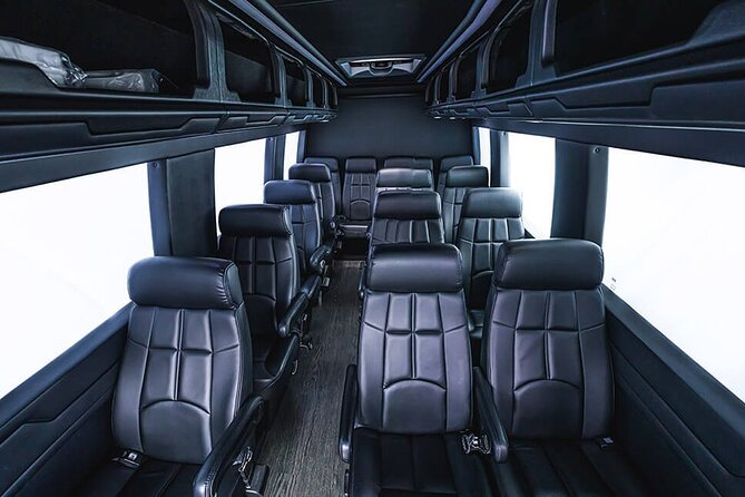 Transfer from New Orleans MSY or Port to New Orleans by Minibus - Your Chauffeur, Your Sign, Your Spot: How Pickup Actually Feels
