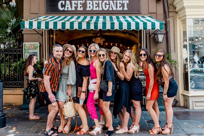Walking Instagram Photo Tour in the French Quarter New Orleans - Food and drink discounts: a small perk with real impact